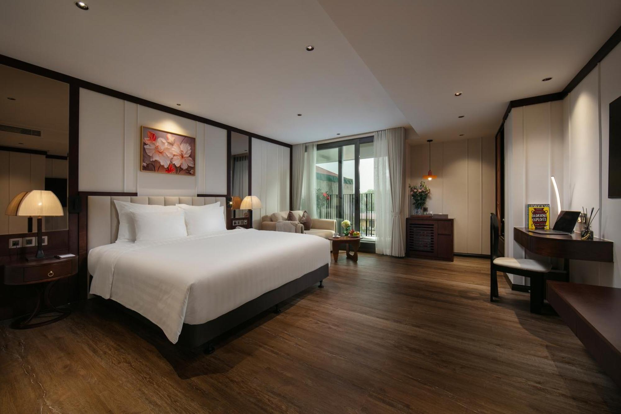 Отель The Chi Boutique 4*